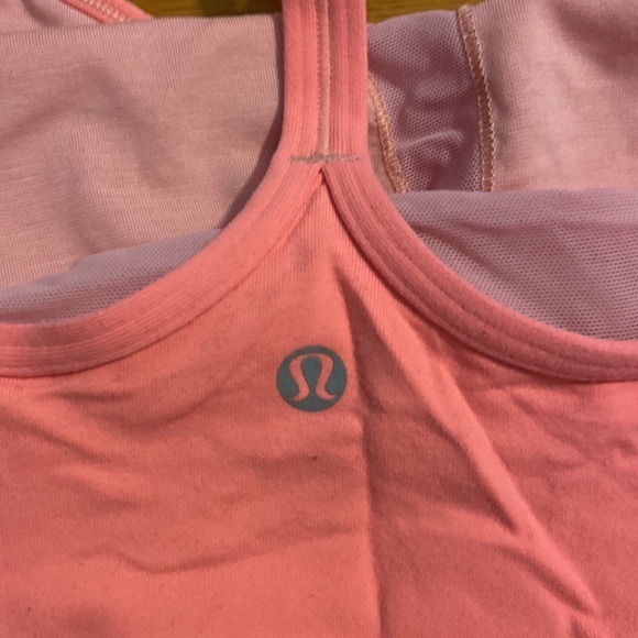 WOMEN’S lululemon tank top. Salmon pink. Size 4 - Picture 3 of 3